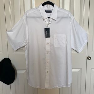 RoundTree & Yorke button down man shirt